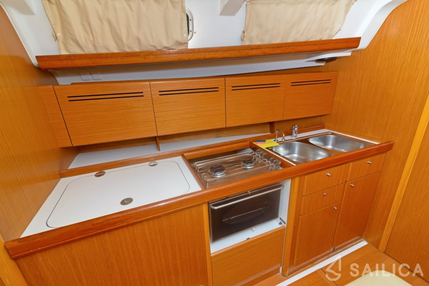 Cyclades 39.3 - Yacht Charter Sailica