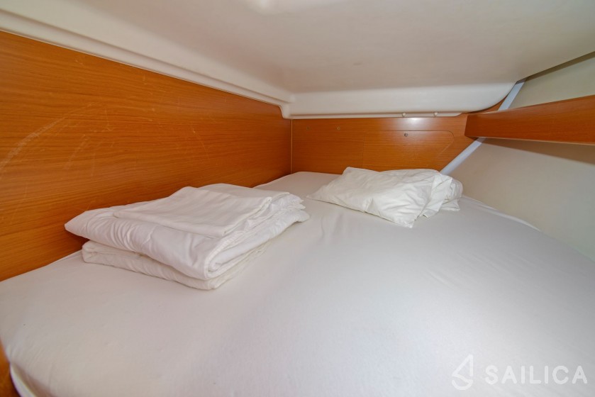 Cyclades 39.3 - Yacht Charter Sailica