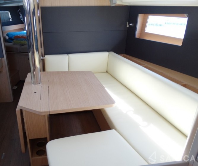 Oceanis 41.1 - Yacht Charter Sailica