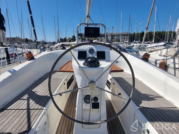 Bavaria 36 Cruiser - Yacht Charter Sailica