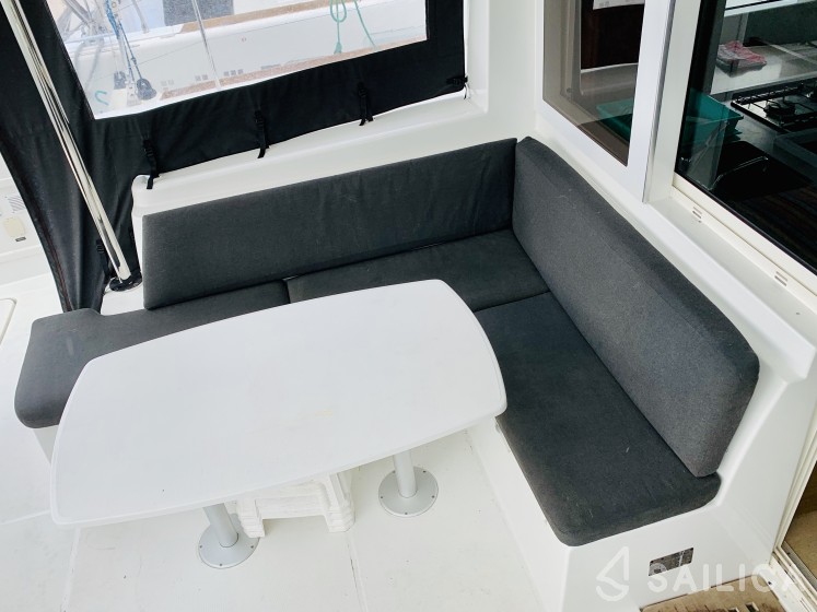Lagoon 40 - Yacht Charter Sailica
