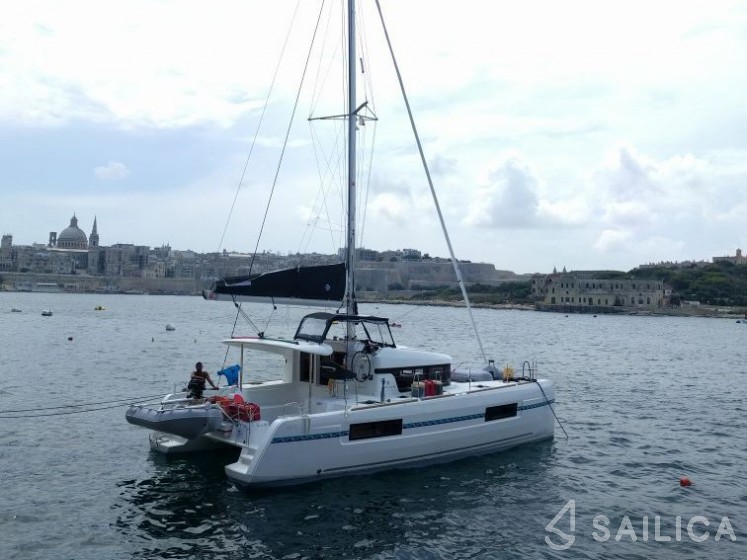 Lagoon 40 - Yacht Charter Sailica