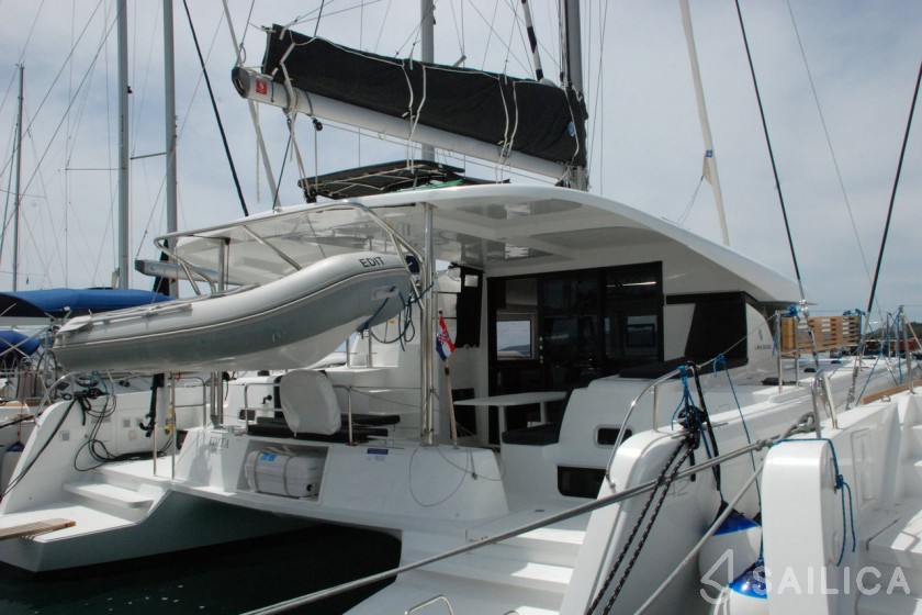 Lagoon 42 - Yacht Charter Sailica