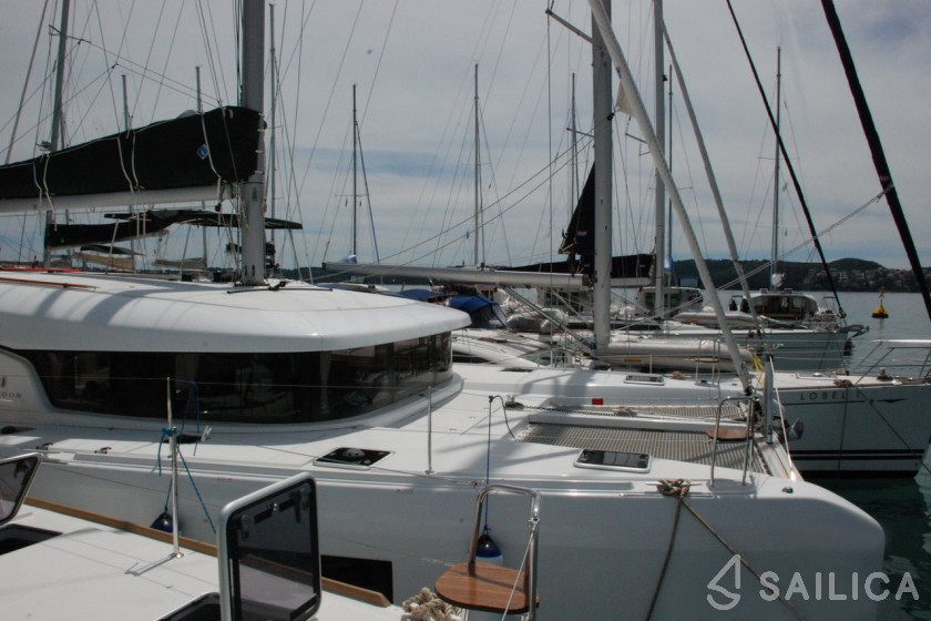 Lagoon 42 - Yacht Charter Sailica