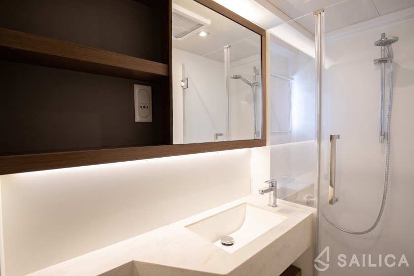 Lagoon 50 - Yacht Charter Sailica
