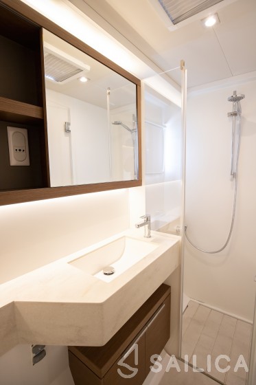 Lagoon 50 - Yacht Charter Sailica