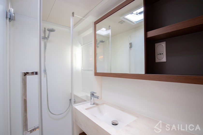Lagoon 50 - Yacht Charter Sailica