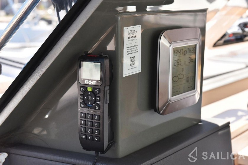 Nautitech 40 open NEW - 4 + 2 cab. - Yacht Charter Sailica