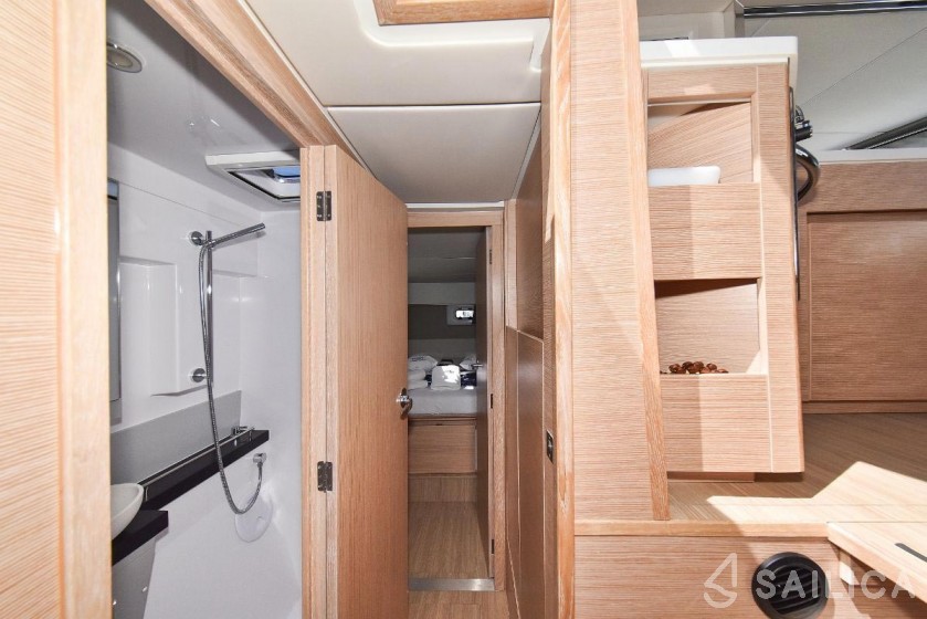 Nautitech 40 open NEW - 4 + 2 cab. - Yacht Charter Sailica