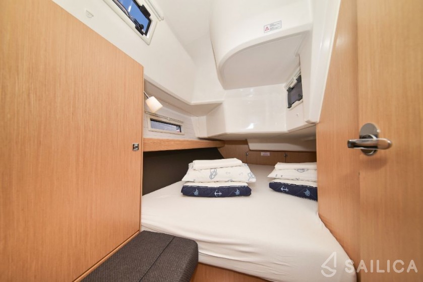 Bavaria 37 Cruiser - Yacht Charter Sailica