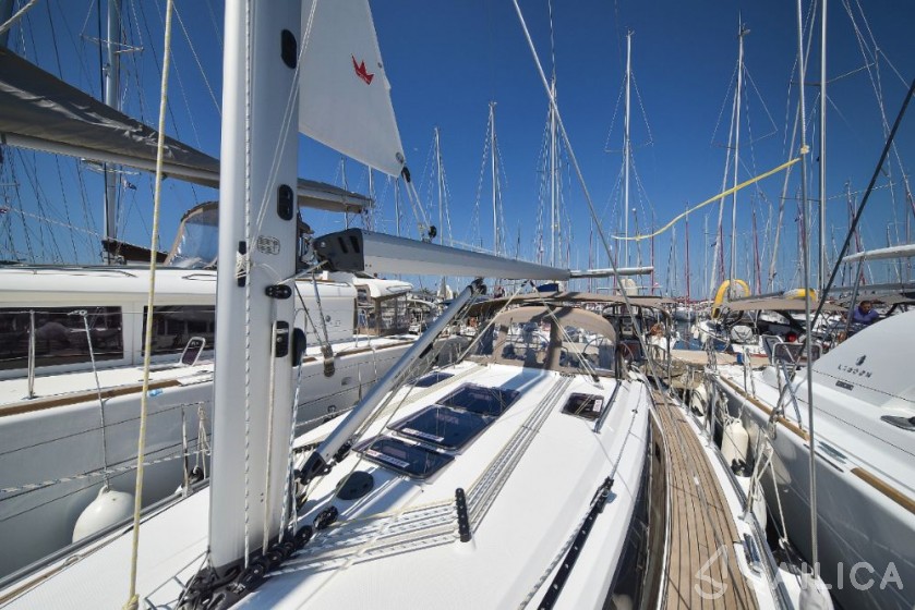 Bavaria 37 Cruiser - Yacht Charter Sailica