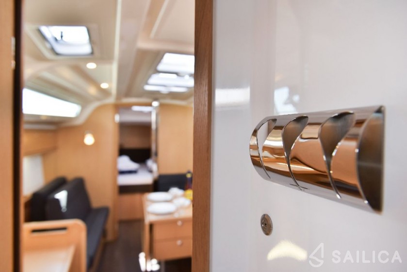 Bavaria 37 Cruiser - Yacht Charter Sailica
