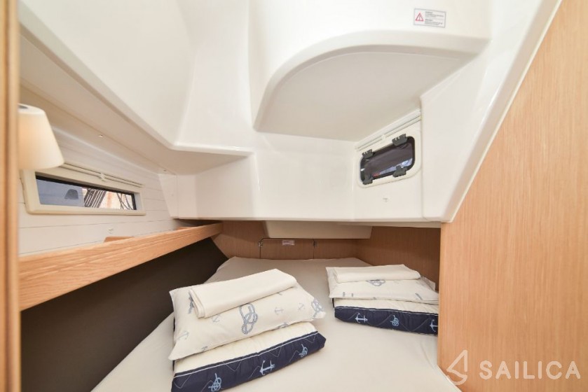 Bavaria 37 Cruiser - Yacht Charter Sailica