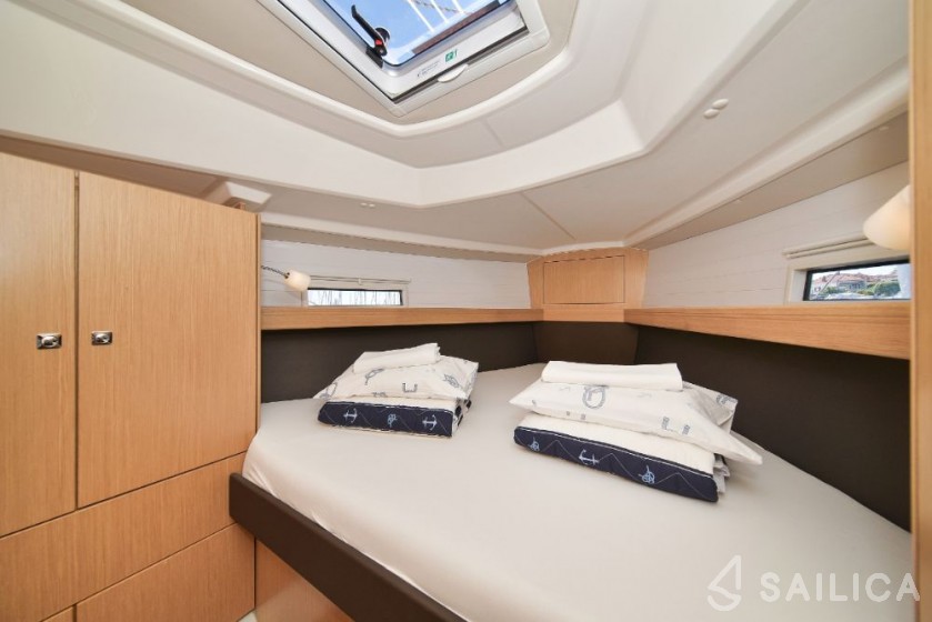 Bavaria 37 Cruiser - Yacht Charter Sailica