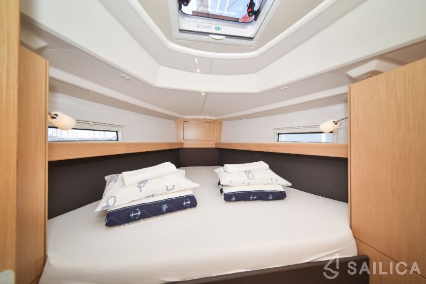 Bavaria 37 Cruiser - Yacht Charter Sailica