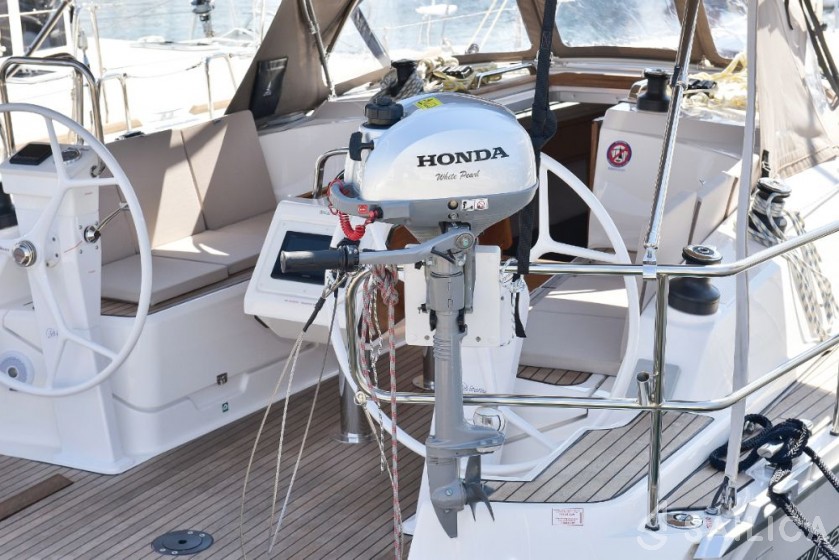 Bavaria 37 Cruiser - Yacht Charter Sailica