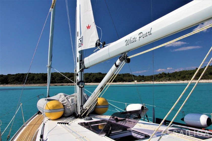 Bavaria 37 Cruiser - Yacht Charter Sailica