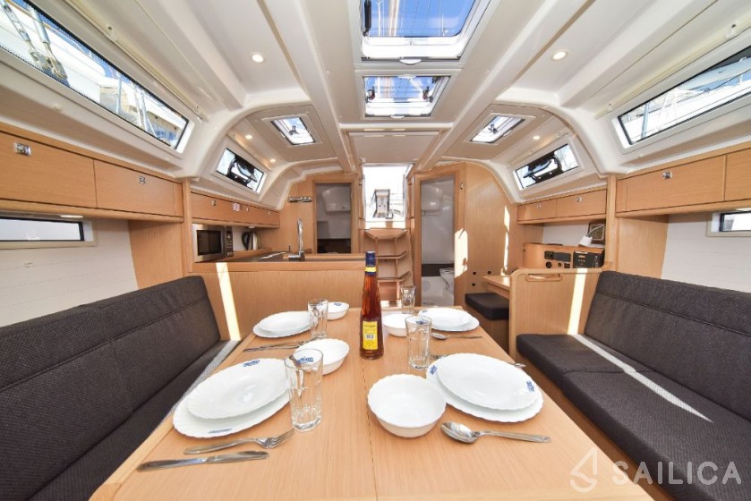 Bavaria 37 Cruiser - Yacht Charter Sailica