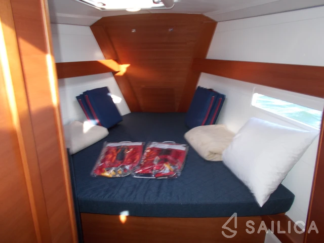 Dufour 412 GL - Yacht Charter Sailica
