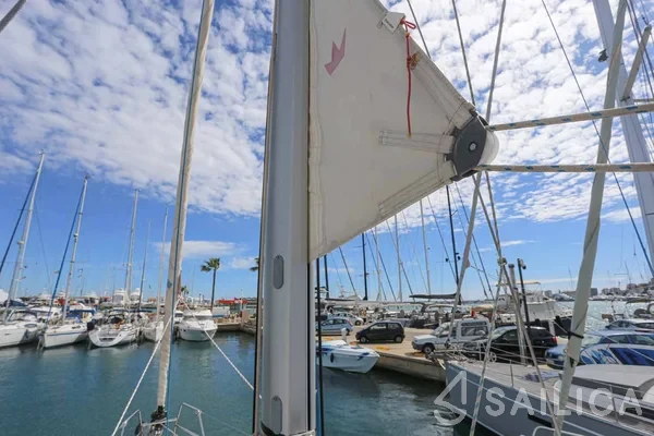 Dufour 412 GL - Yacht Charter Sailica