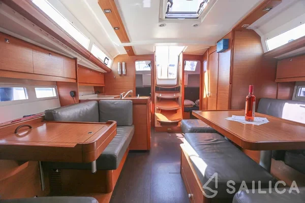 Dufour 412 GL - Yacht Charter Sailica
