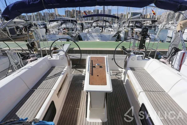 Dufour 412 GL - Yacht Charter Sailica
