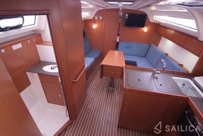 Bavaria 37 Cruiser - Yacht Charter Sailica