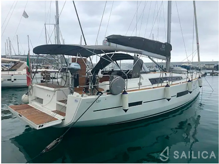 Dufour 520 GL - Yacht Charter Sailica