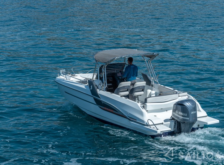 Beneteau Flyer 7.7 SUNdeck - Yacht Charter Sailica