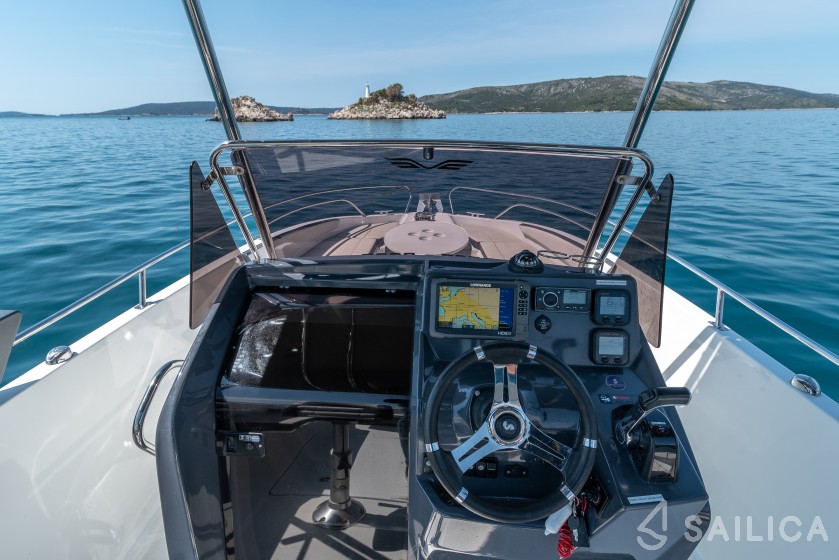 Beneteau Flyer 7.7 SUNdeck - Yacht Charter Sailica