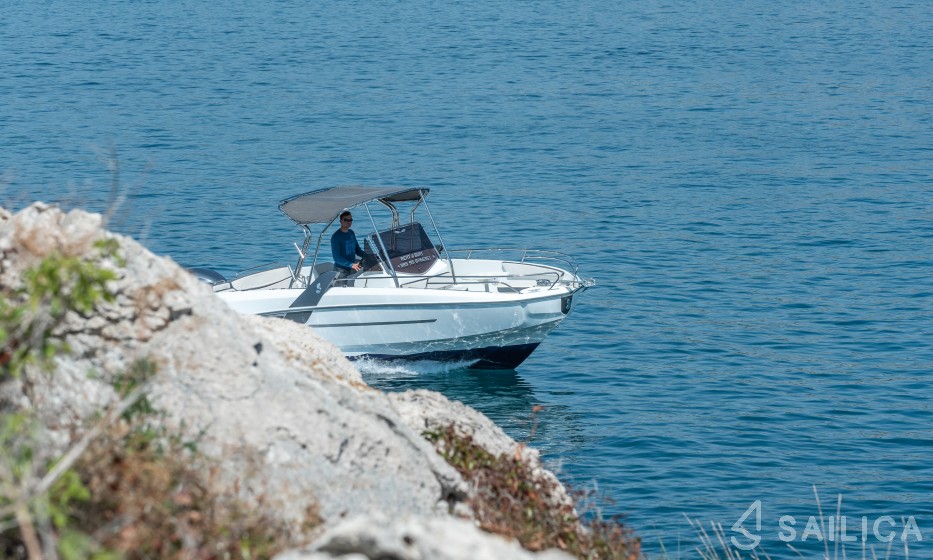 Beneteau Flyer 7.7 SUNdeck - Yacht Charter Sailica