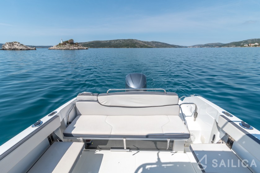 Beneteau Flyer 7.7 SUNdeck - Yacht Charter Sailica