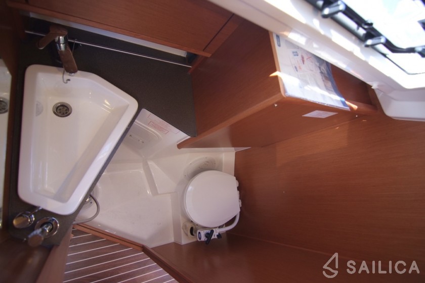 Bavaria 34 Cruiser - Yacht Charter Sailica