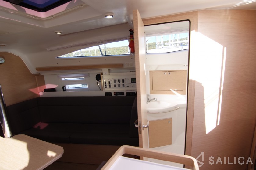 Elan 35 Impression - Yacht Charter Sailica
