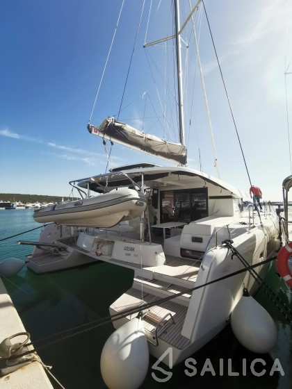 Lagoon 42 - Yacht Charter Sailica