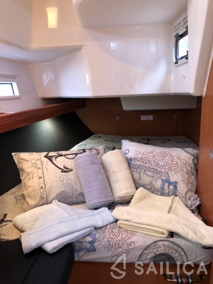 Bavaria 37 Cruiser - Yacht Charter Sailica