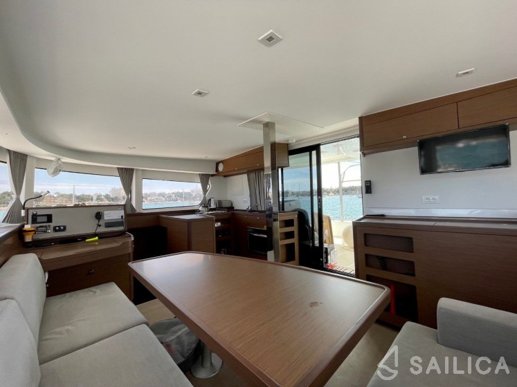 Lagoon 42 - Yacht Charter Sailica