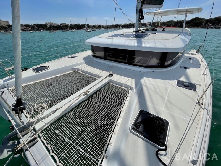 Lagoon 42 - Yacht Charter Sailica