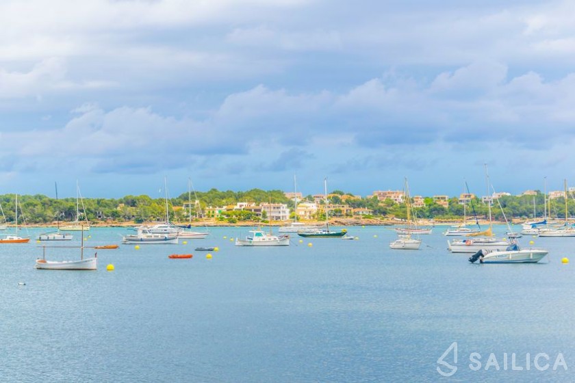 Lagoon 42 - Yacht Charter Sailica