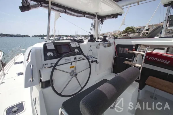 Lagoon 42 - Yacht Charter Sailica