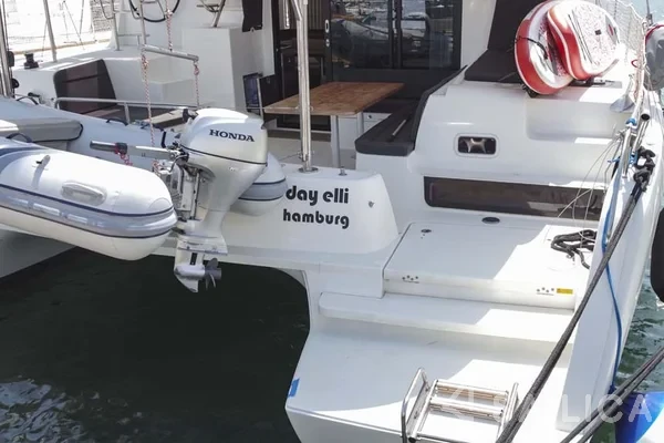 Lagoon 42 - Yacht Charter Sailica