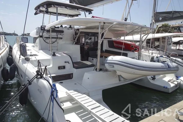 Lagoon 42 - Yacht Charter Sailica