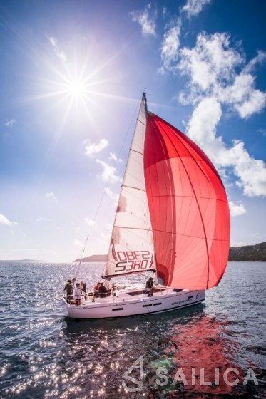 Salona 380 - Yacht Charter Sailica