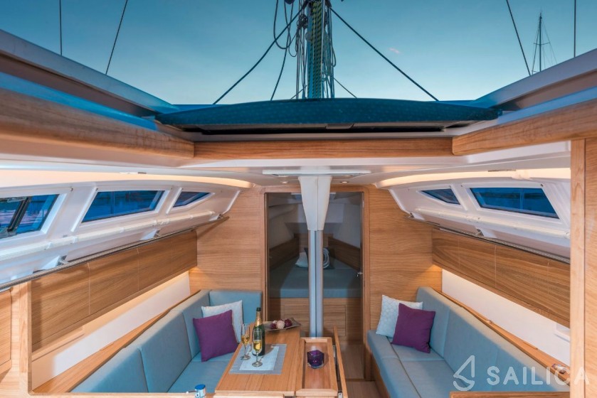 Salona 380 - Yacht Charter Sailica