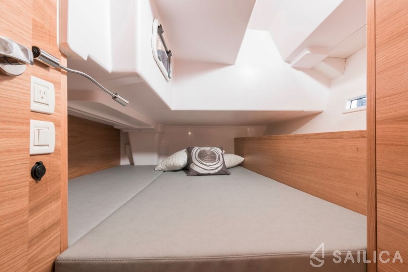 Salona 380 - Yacht Charter Sailica