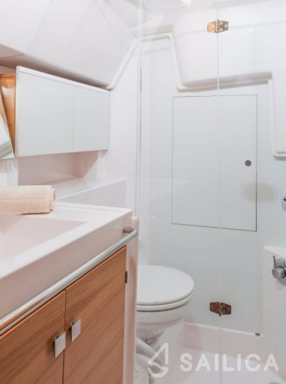 Salona 380 - Yacht Charter Sailica