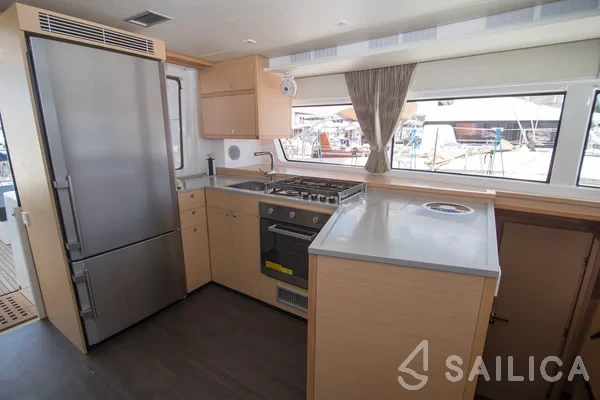 Lagoon 52F - Yacht Charter Sailica