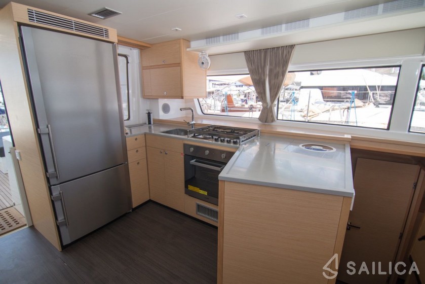 Lagoon 52F - Yacht Charter Sailica