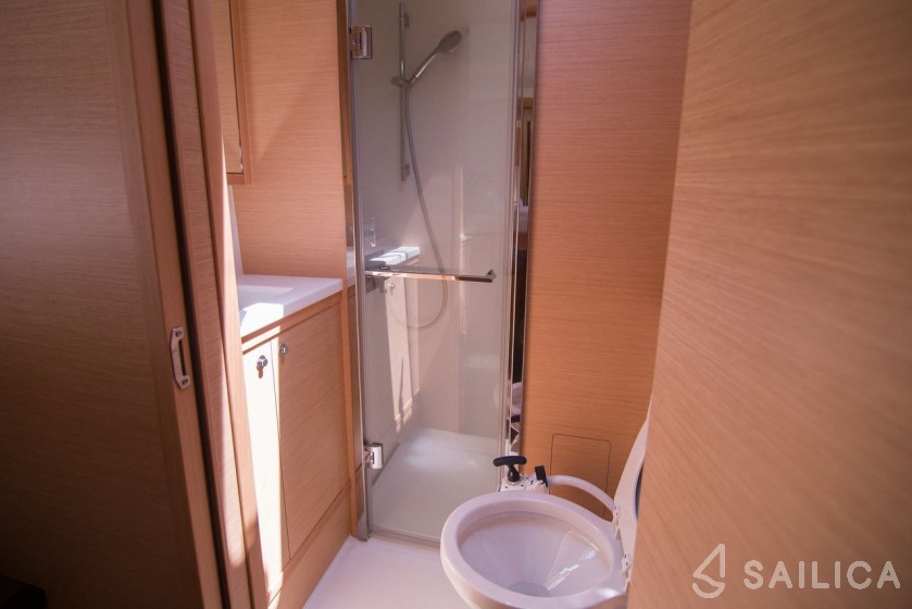 Lagoon 52F - Yacht Charter Sailica