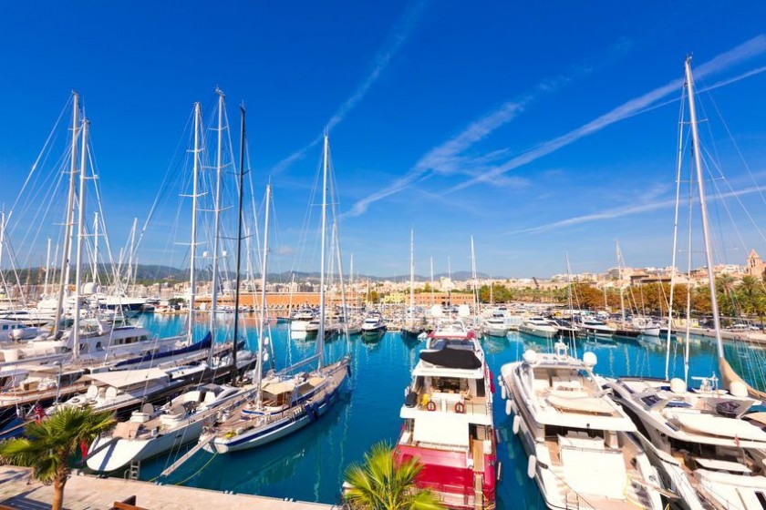 Lagoon 52F - Yacht Charter Sailica